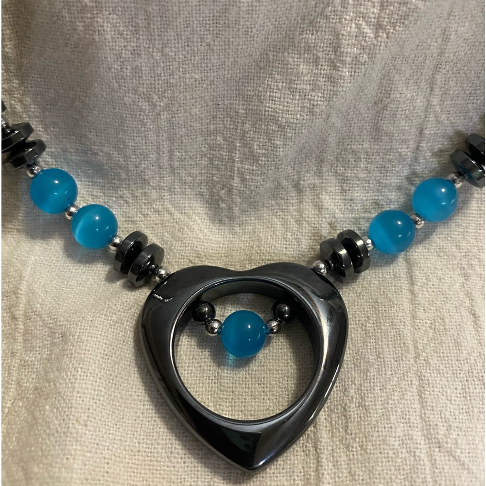 Magnetic necklace